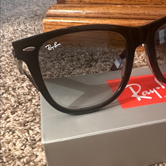 Ray-Ban Sunglasses Wayfarer 54 New! - Picture 7 of 10